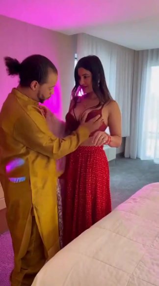 /2025-10-24 21-48/Tease_And_Get__ed_Meeti_Kalher_App_Content.mp4