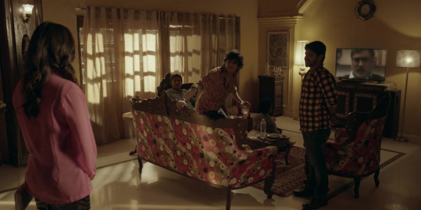 /Web Series/she/She.S01E05.1080p.Hindi.WEB-DL.5.1.ESub.x264-HDHub4u.Ms.mkv