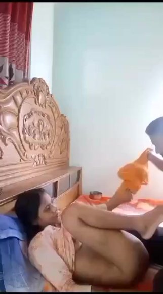 /New Folder(1)/August/தம்பி பொண்டாட்டிய போட்றான்.mp4